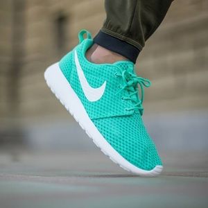 Men’s Sz 9 Nike Roshe One BR in Turquoise
